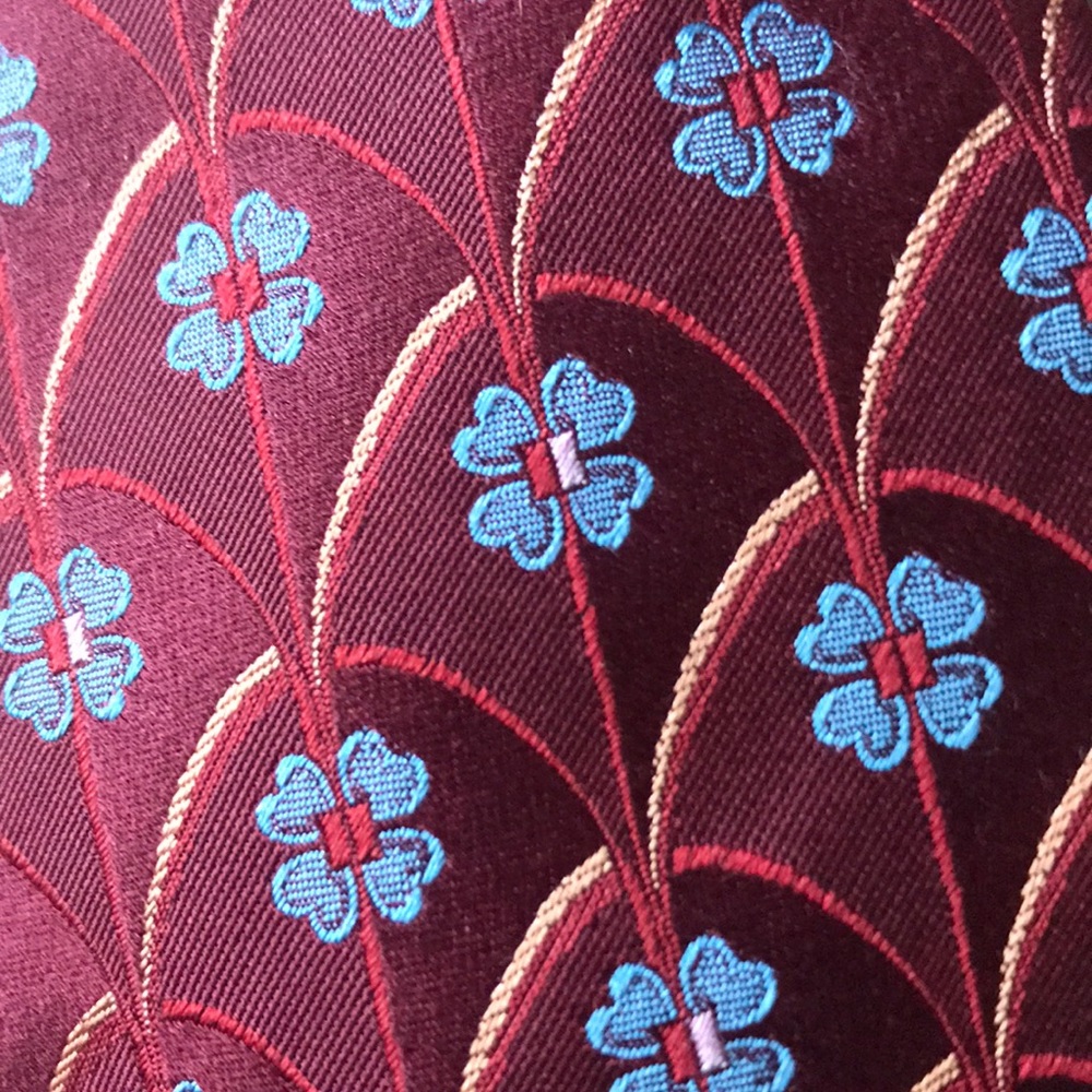 Red/ Maroon tie. - Picture 2 of 3